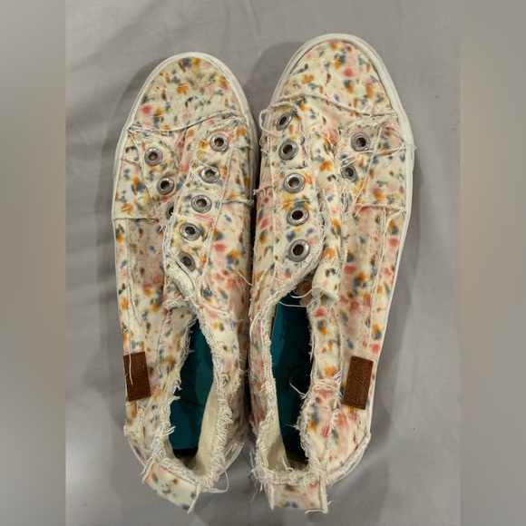 USED bundle of BLOWFISH sneakers and one pair Sperry’s… read description - Picture 8 of 15